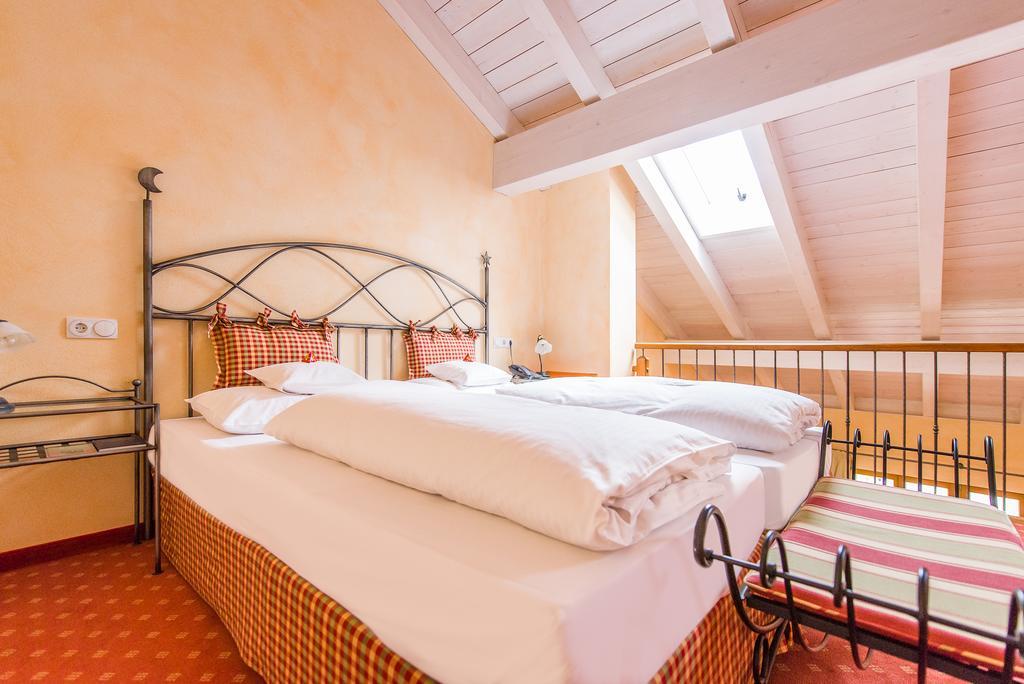 Hotel Und Landgasthof Altwirt Großhartpenning Εξωτερικό φωτογραφία