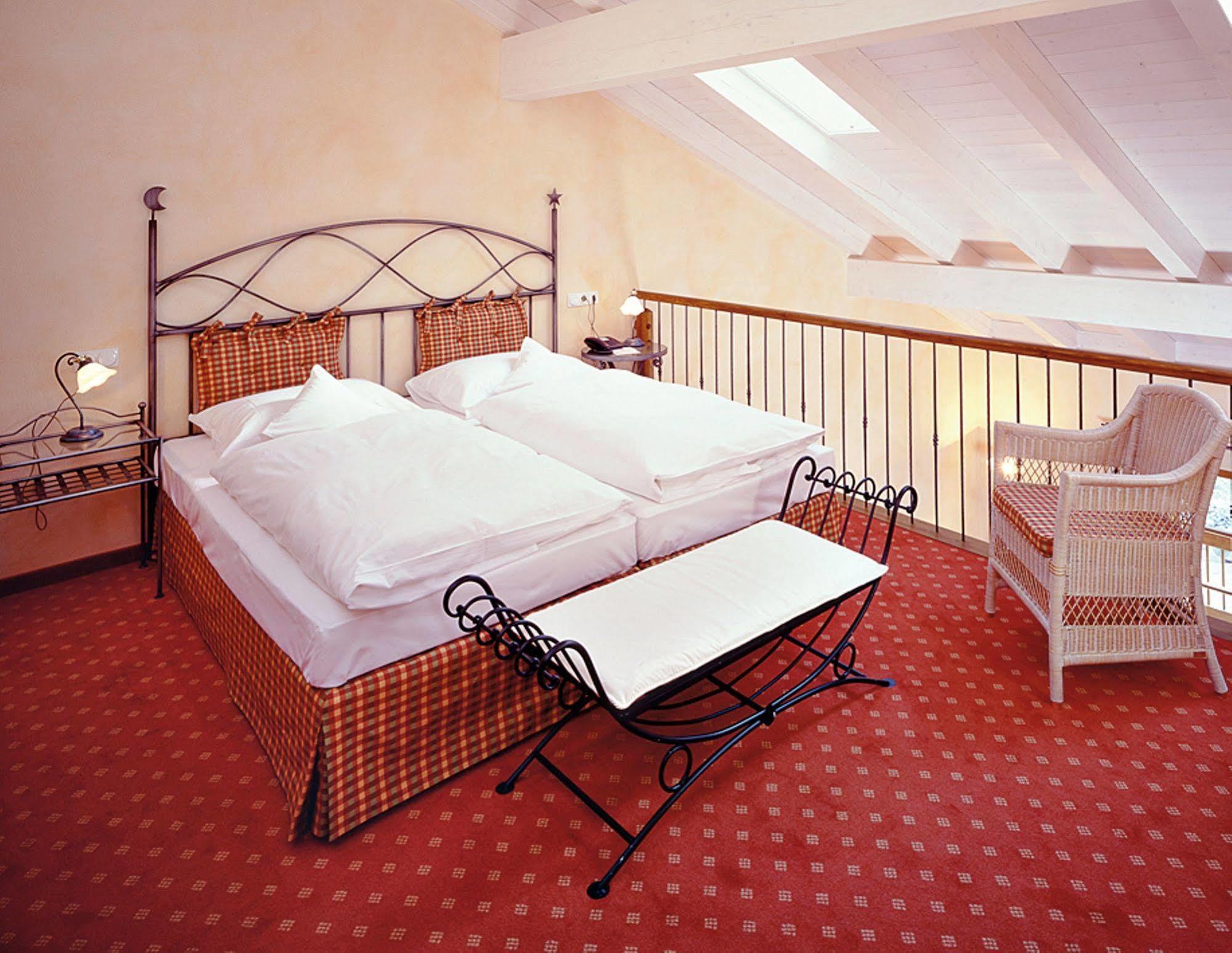 Hotel Und Landgasthof Altwirt Großhartpenning Εξωτερικό φωτογραφία