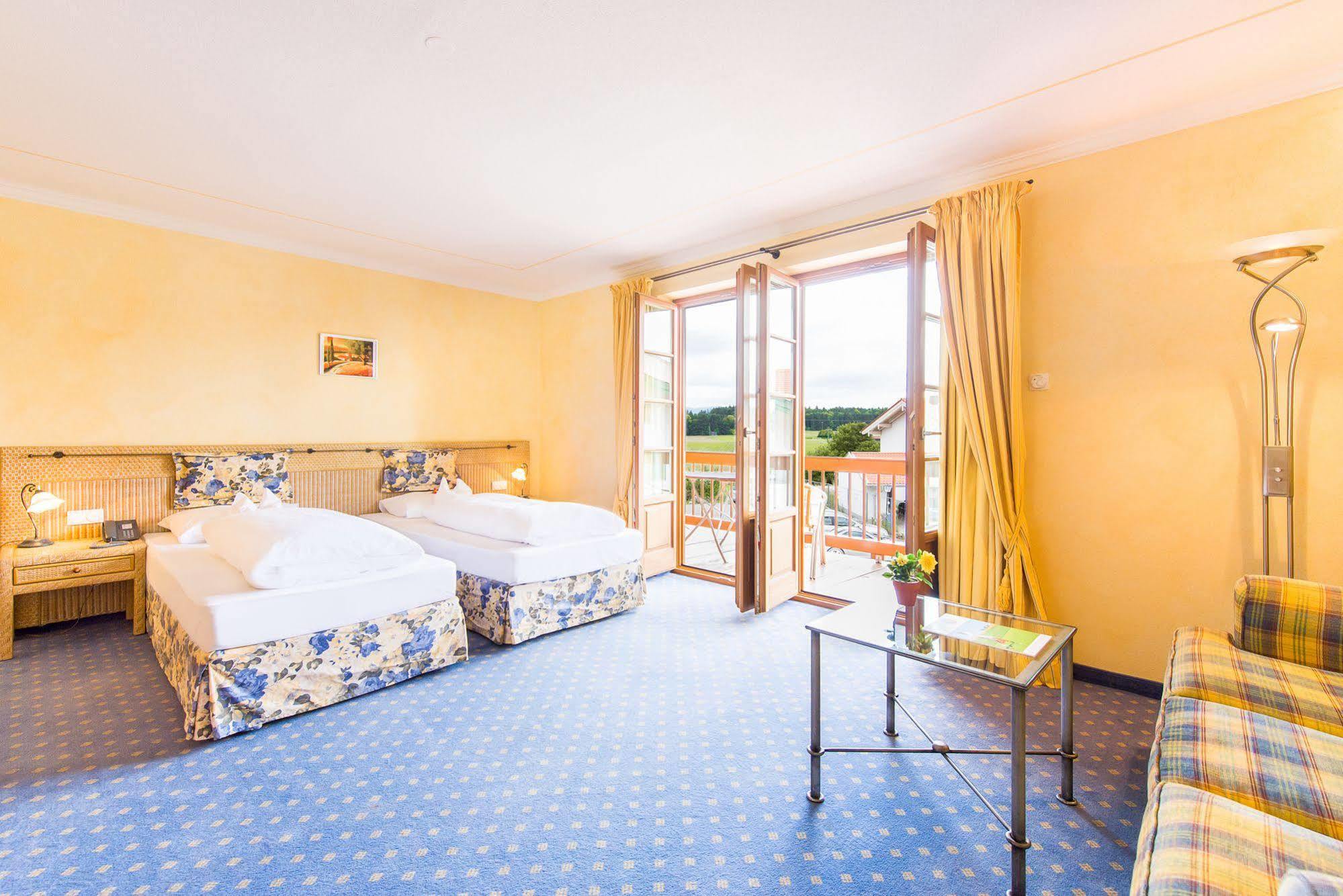 Hotel Und Landgasthof Altwirt Großhartpenning Εξωτερικό φωτογραφία