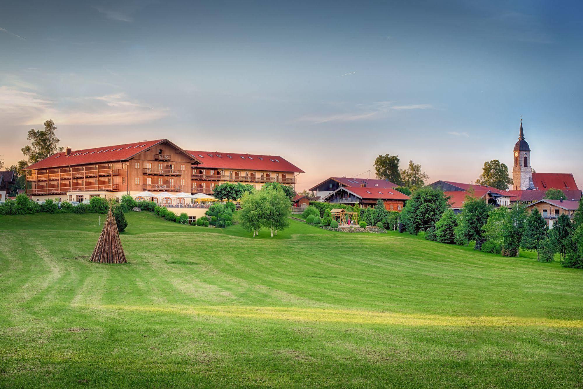Hotel Und Landgasthof Altwirt Großhartpenning Εξωτερικό φωτογραφία