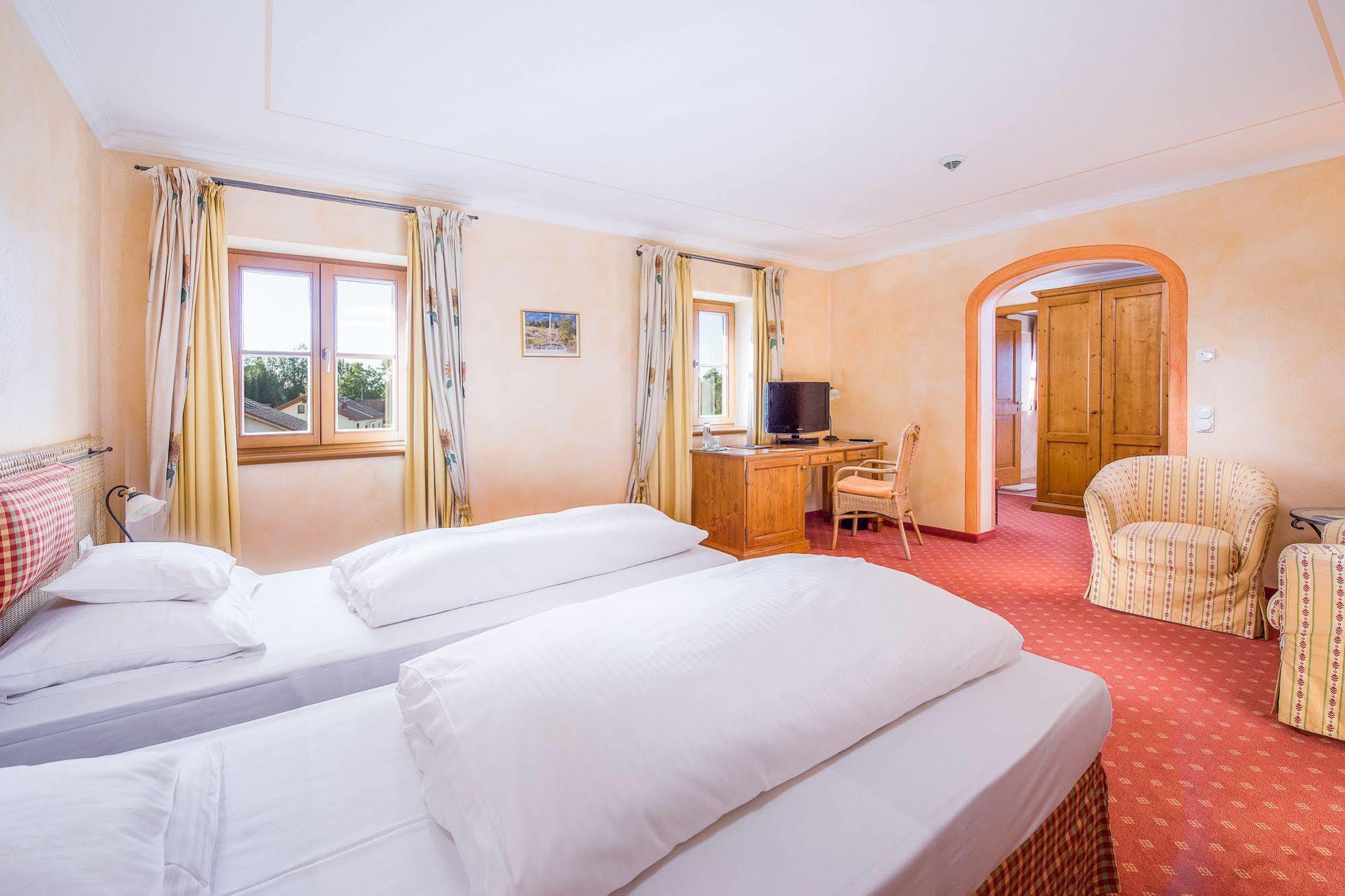 Hotel Und Landgasthof Altwirt Großhartpenning Εξωτερικό φωτογραφία